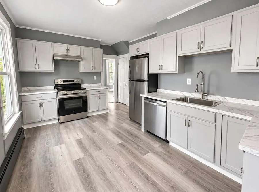 986 Main St., Clinton, MA 01510 - #2
