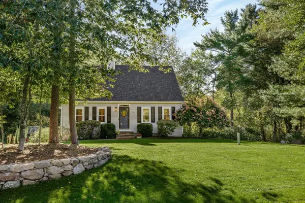51 Point Of Pines Rd, Freetown, MA 02717