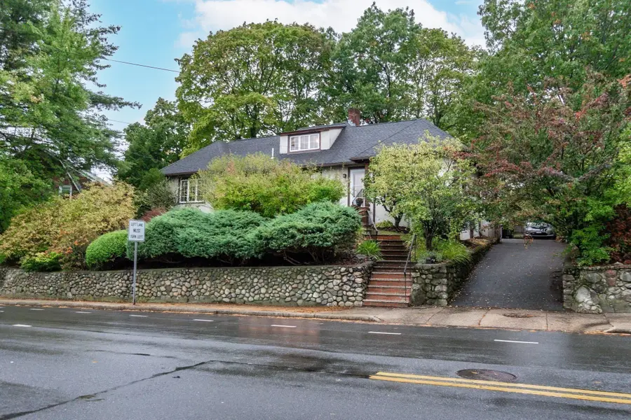 384 Winthrop Street, Medford, MA 02155 - #2