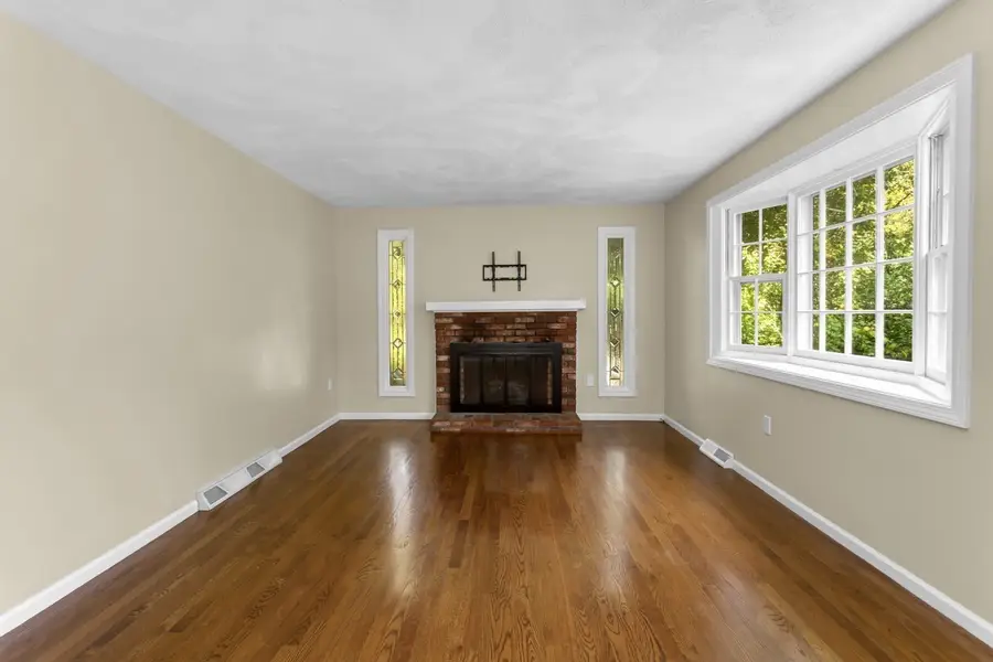 98 Miller St, Franklin, MA 02038 - #3
