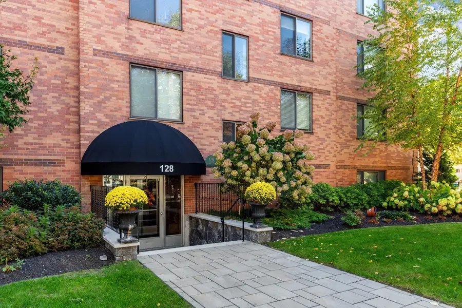 128 Pleasant St #303, Arlington, MA 02476 - #2