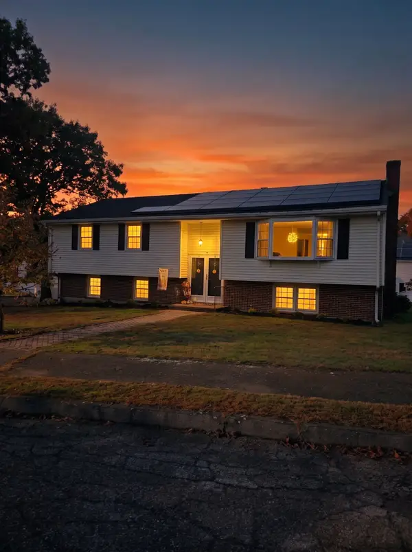31 Towne Crest Drive, Stoneham, MA 02180
