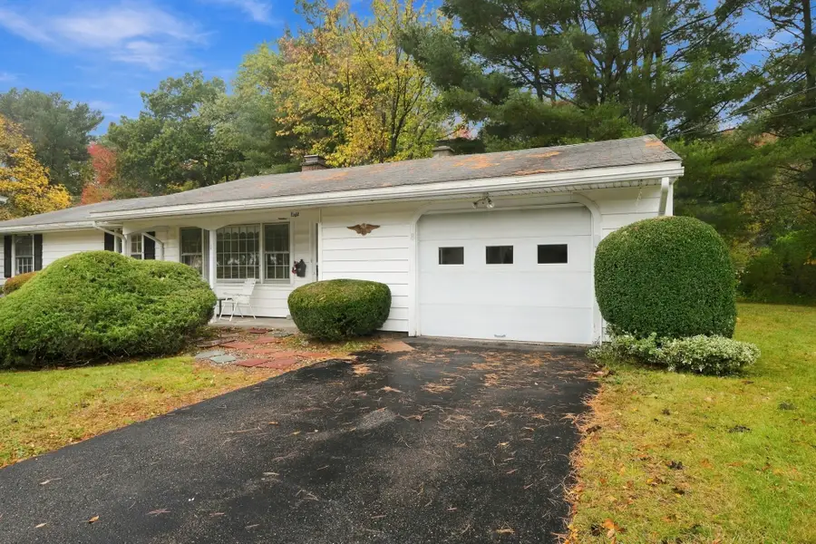 8 Trinity St, Danvers, MA 01923 - #3