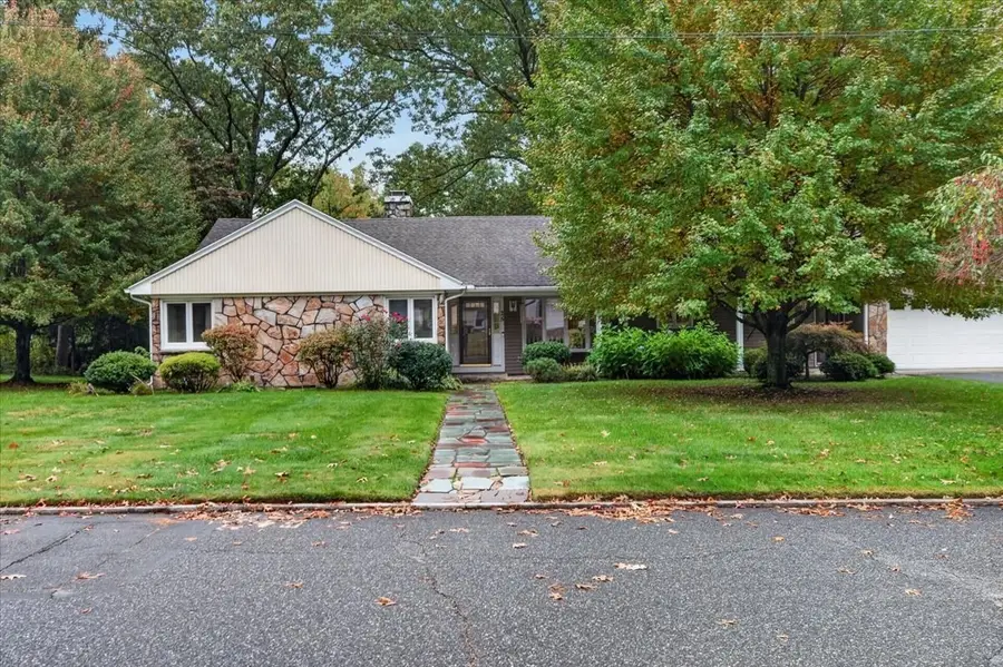 25 Ridgeway Circle, Springfield, MA 01118 - #3