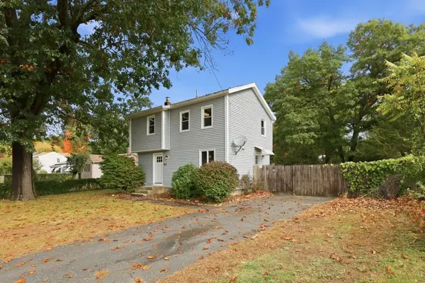 93 Balboa Dr, Springfield, MA 01119