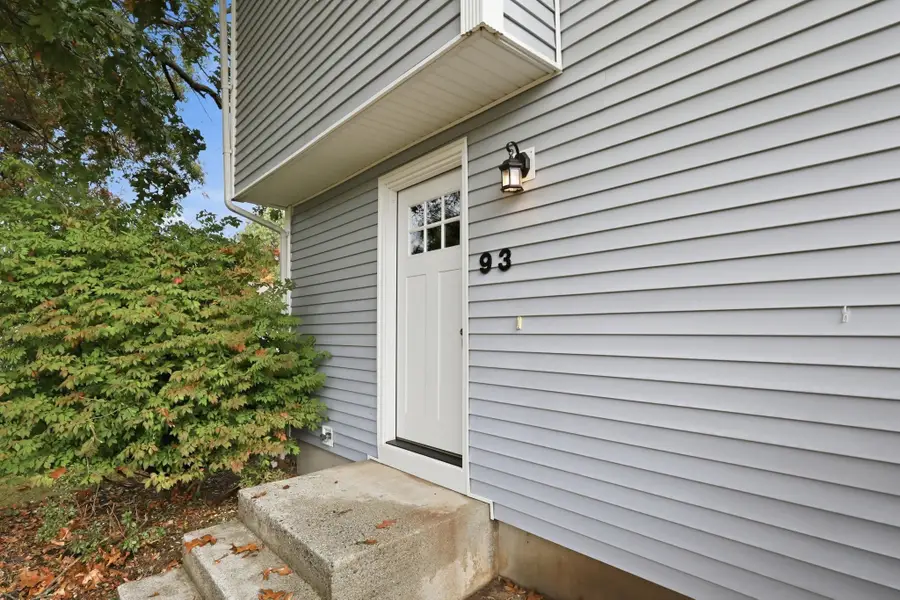 93 Balboa Dr, Springfield, MA 01119 - #3