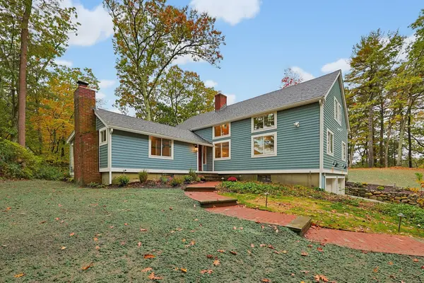 18 Hearthstone Drive, Medfield, MA 02052