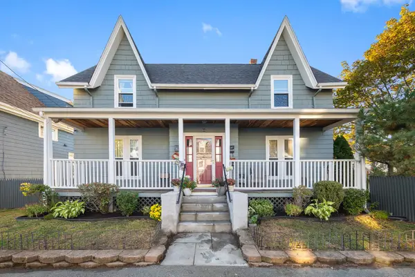 64 Pine St, Swampscott, MA 01907
