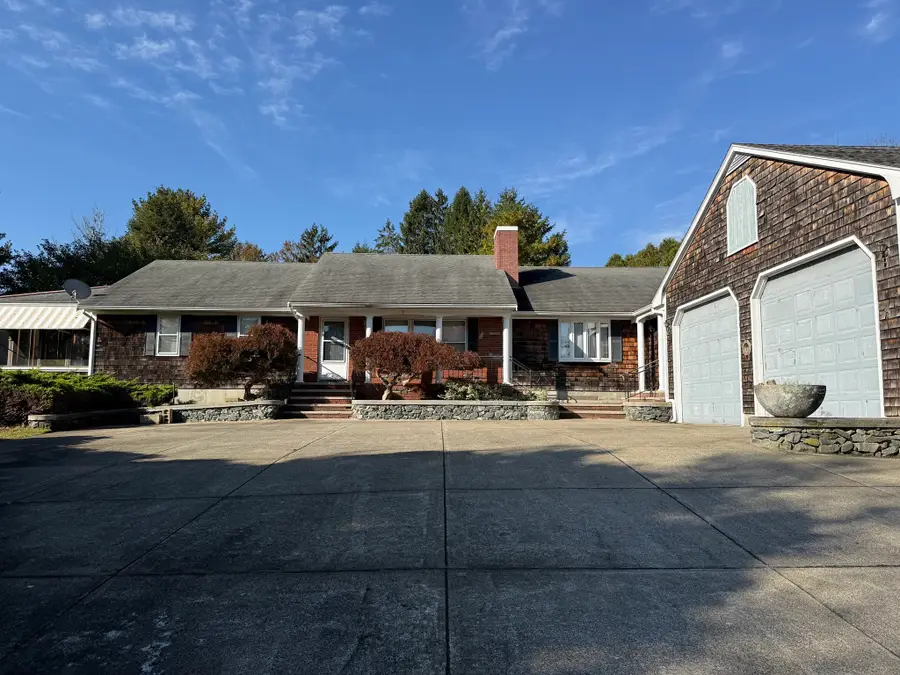 7 Fallon Dr, Westport, MA 02790 - #2