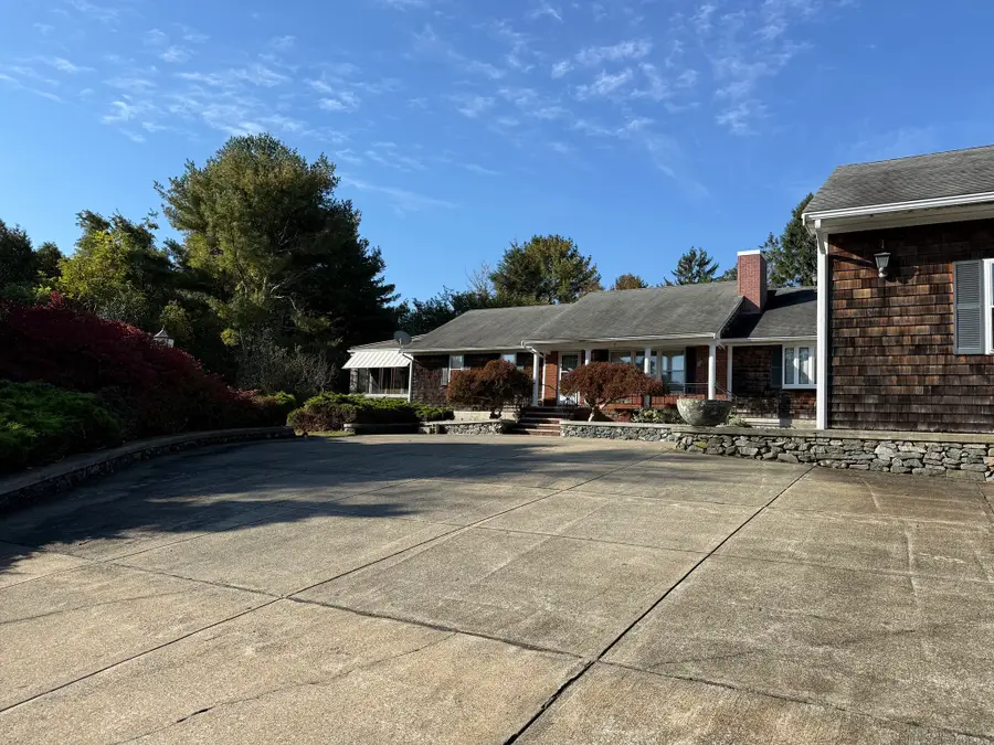 7 Fallon Dr, Westport, MA 02790 - #3