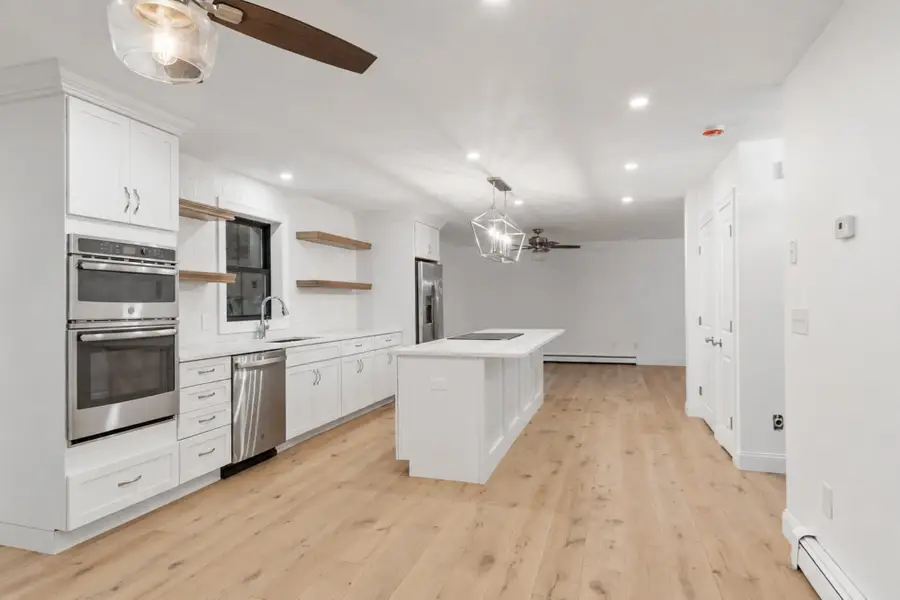 16 E Applewood Dr, Charlton, MA 01507 - #3