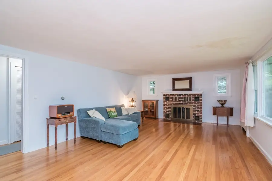 23 Gleason Rd, Northampton, MA 01060 - #2