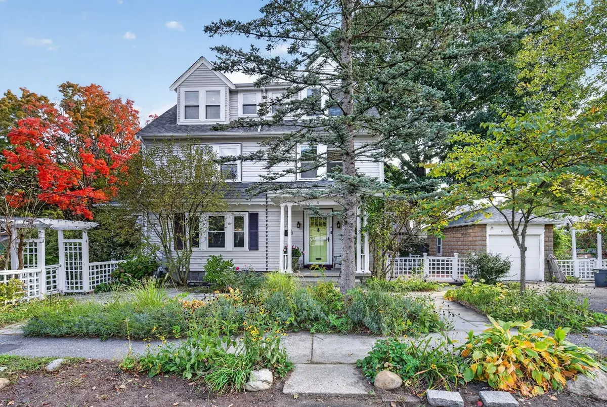 4 Hawthorn Rd, Milton, MA 02186 - #1