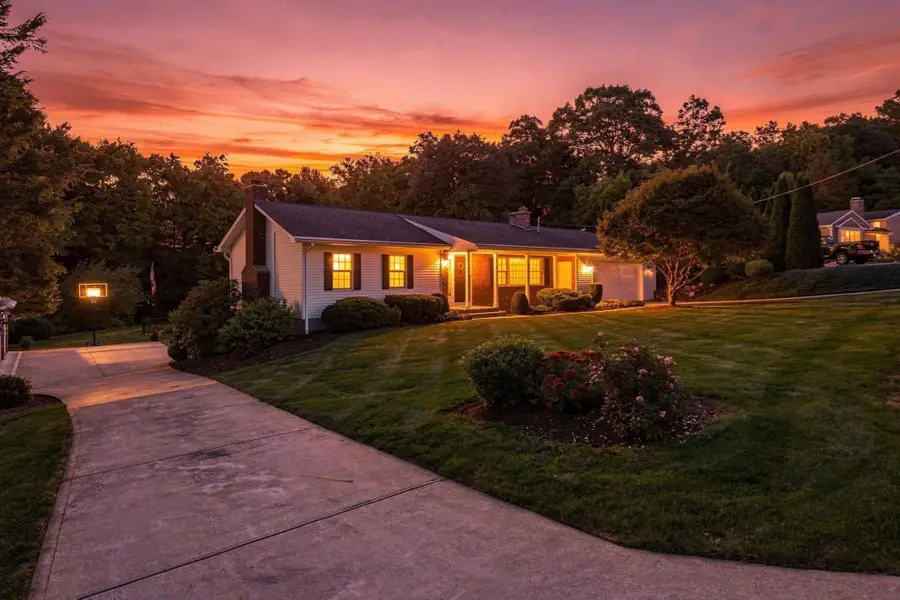 46 Stuart Pl, Westfield, MA 01085 - #3