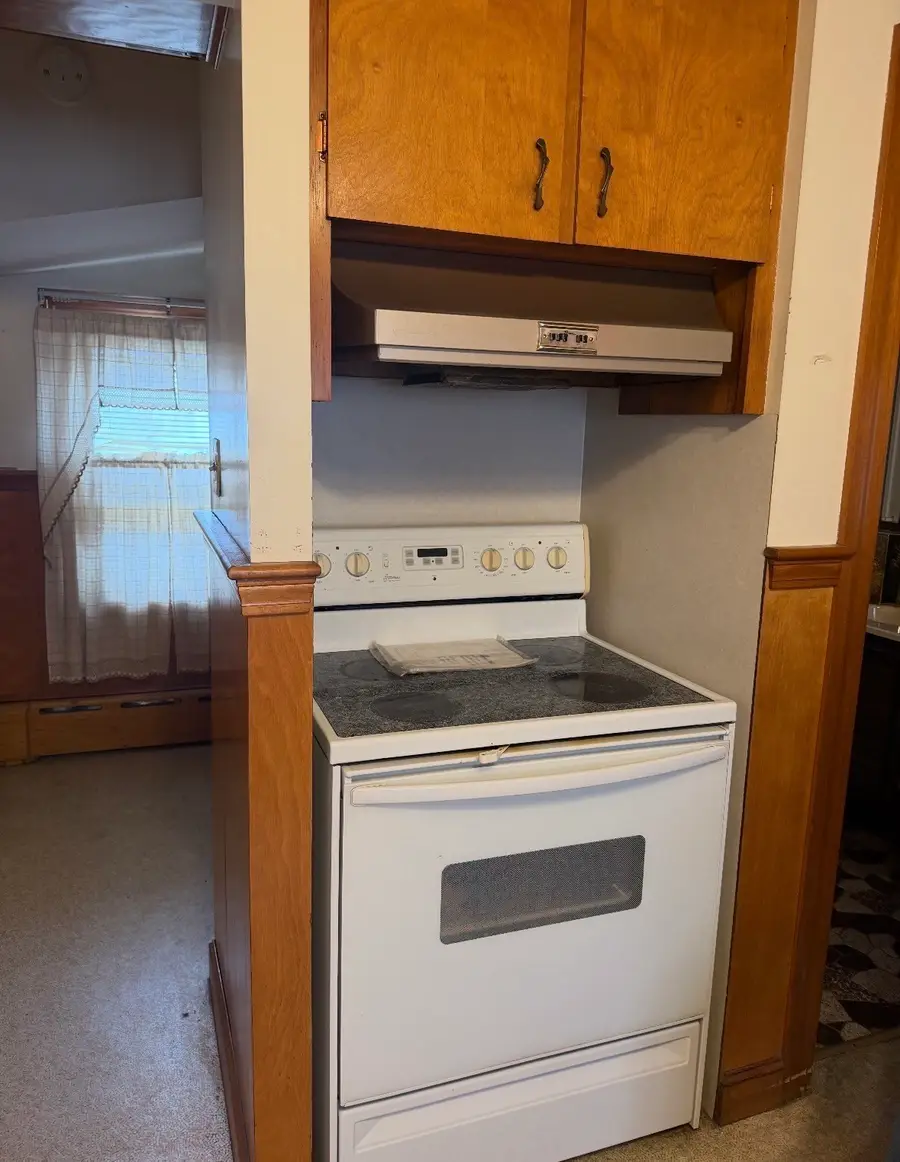 34 Floral St, Taunton, MA 02780 - #3