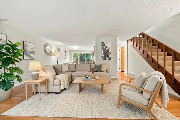 399 Pond St #D1, Braintree, MA 02184