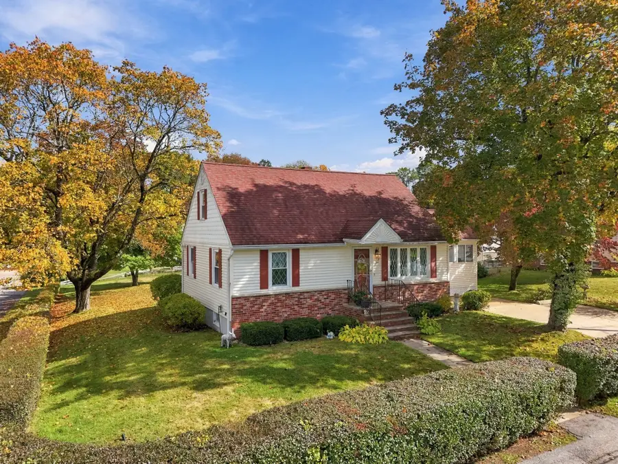 62 Faith Ave, Dracut, MA 01826 - #2