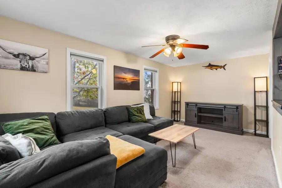 17 1/2 West Winkley St, Amesbury, MA 01913 - #3