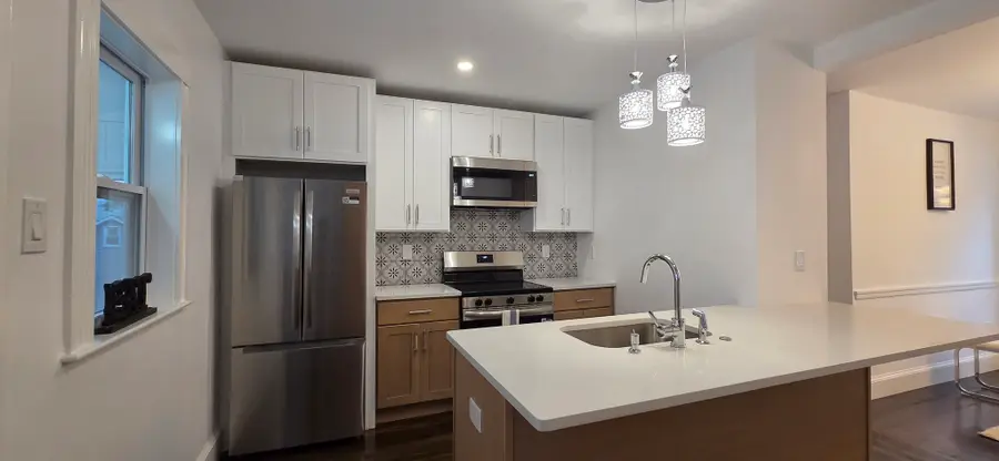 15 Howard St #1, Arlington, MA 02476 - #3