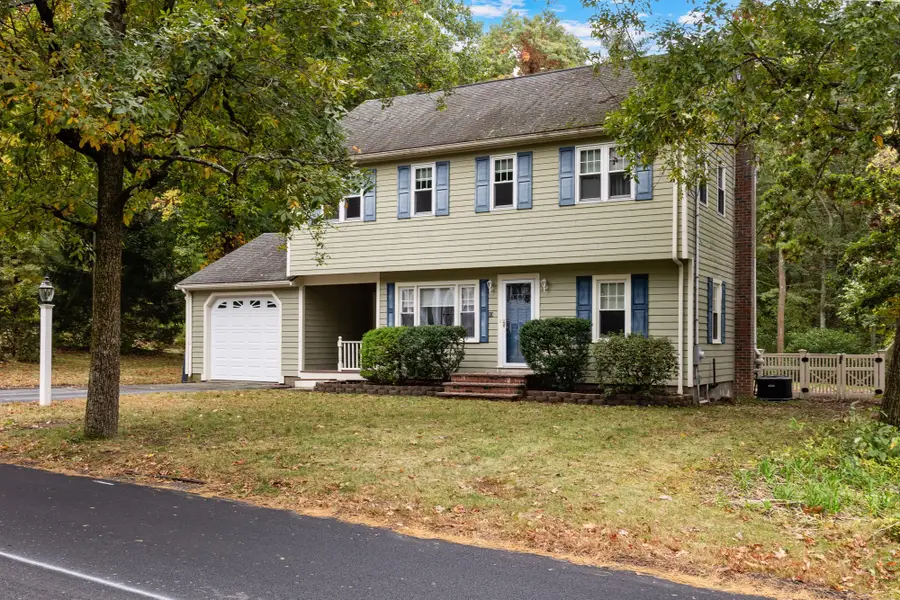 13 Walnut St, Foxboro, MA 02035 - #2