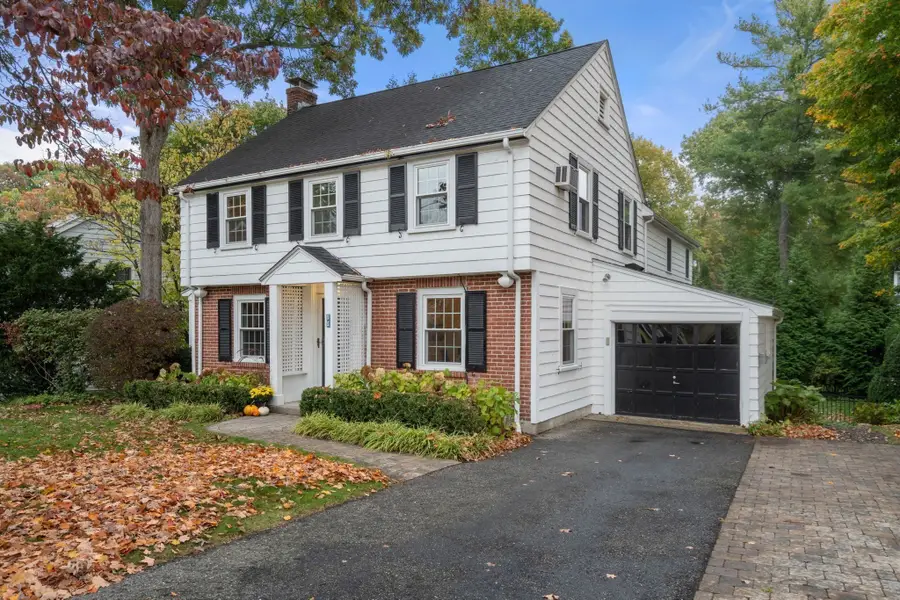 11 Martin Rd, Wellesley, MA 02481 - #2