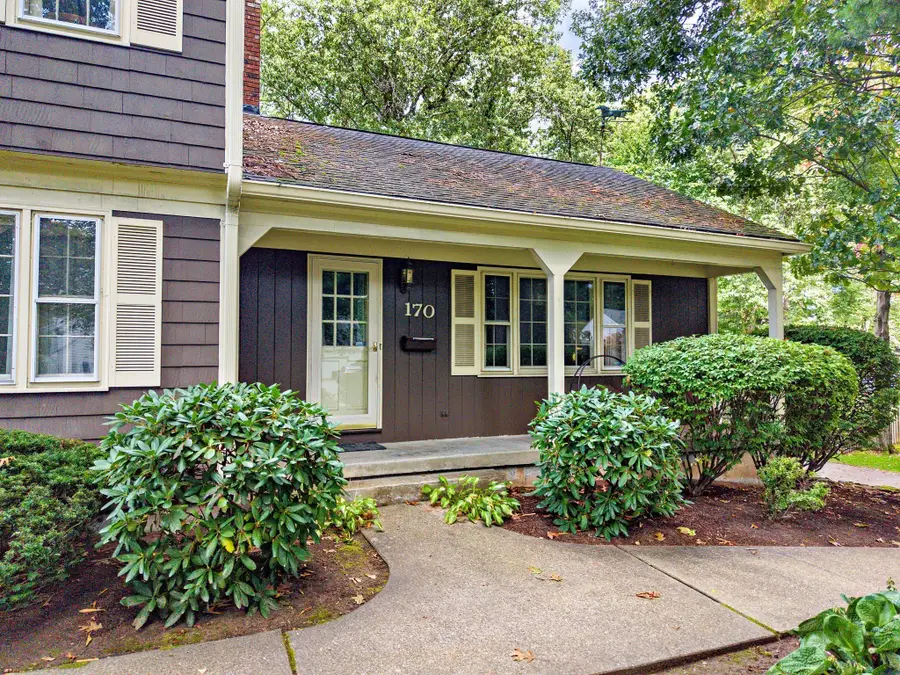 170 Coventry Ln, Longmeadow, MA 01106 - #2
