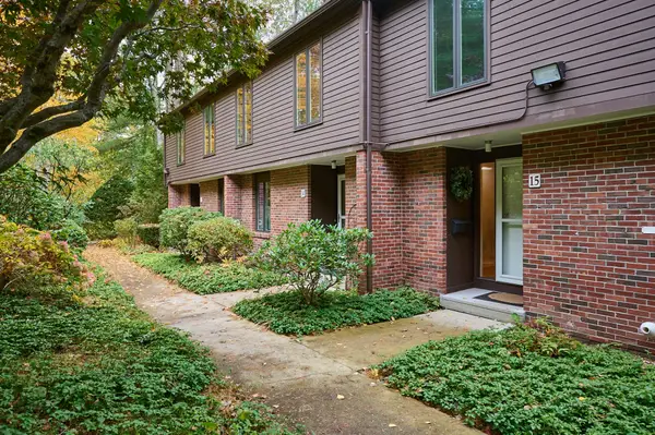 15 Emerson Ct #15, Amherst, MA 01002