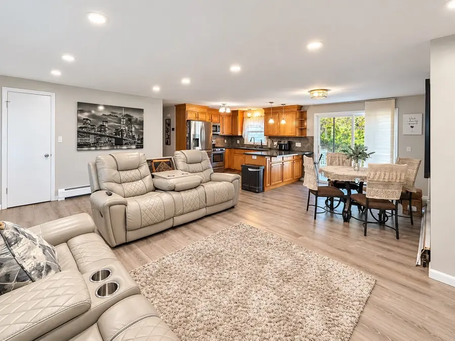 102 Casino Ave, Chicopee, MA 01013 - #3