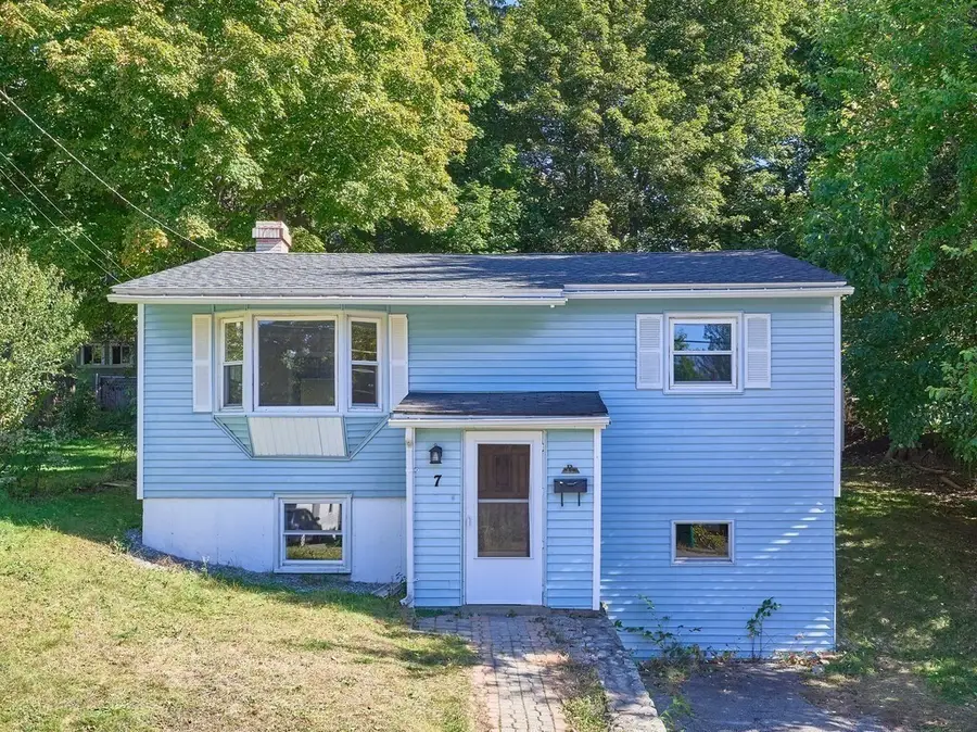 7 Jackson St, Ayer, MA 01432 - #2