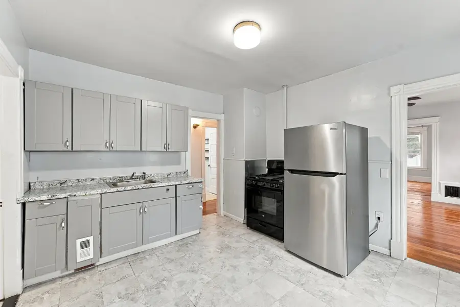 190 Oak St, Springfield, MA 01151 - #2