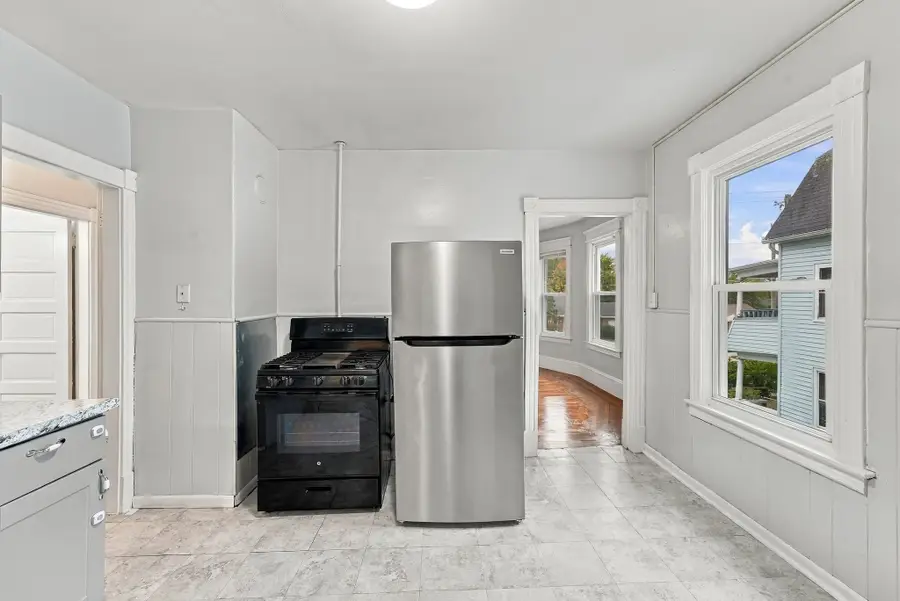 190 Oak St, Springfield, MA 01151 - #3