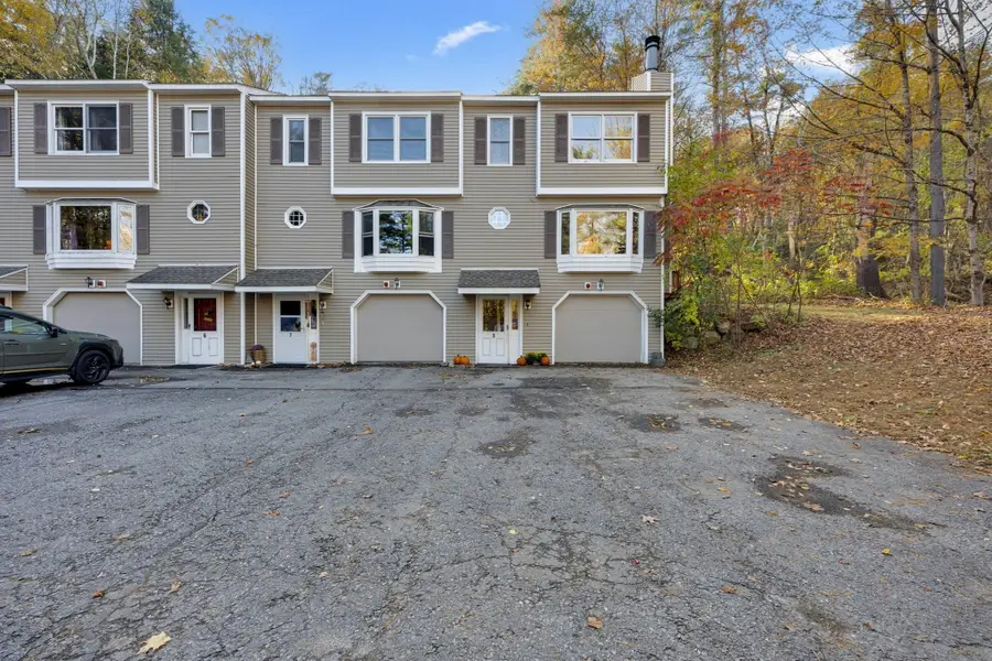 8 Pine Tree Ln #8, Hubbardston, MA 01452 - #3