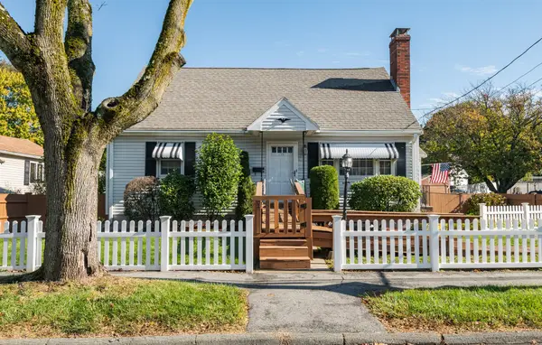 19 Sabino Farm Rd, Peabody, MA 01960