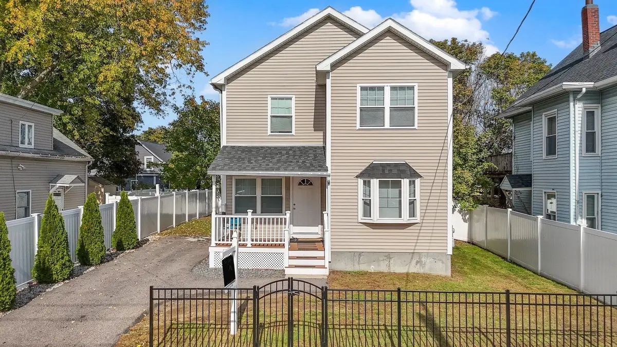 11 Blossom St, Lowell, MA 01852 - #1