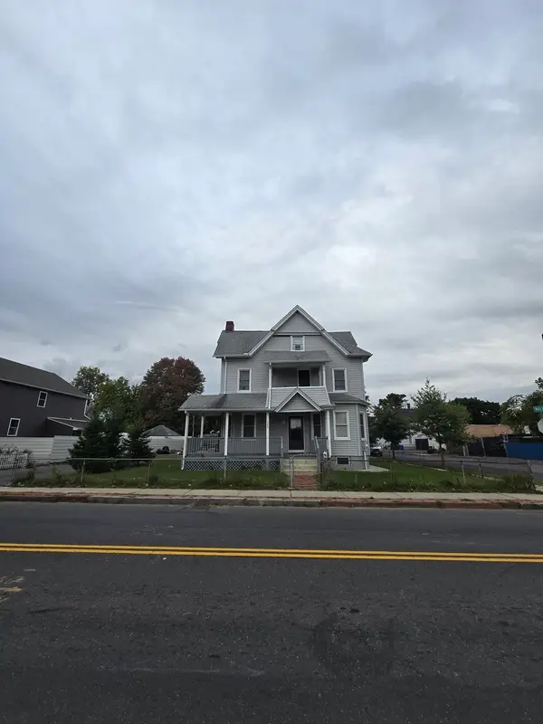 246 Walnut St, Springfield, MA 01105