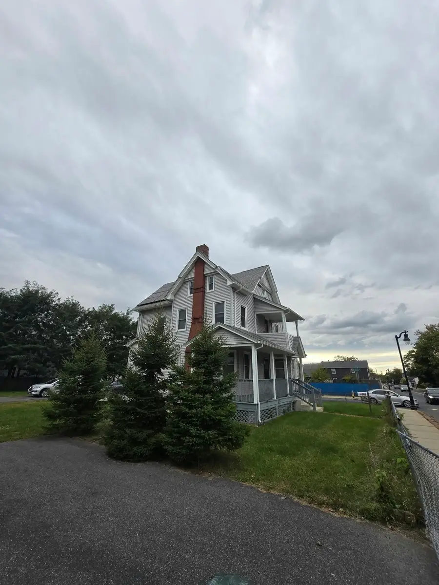 246 Walnut St, Springfield, MA 01105 - #3