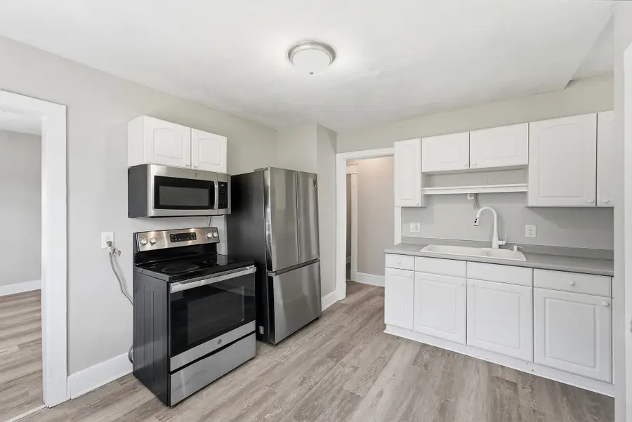 35-37 Acorn St, Springfield, MA 01109 - #2