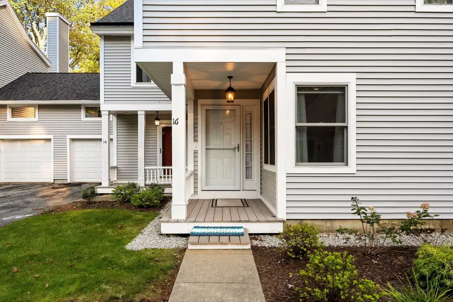 16 Holly Ct #16, Rockland, MA 02370 - #3