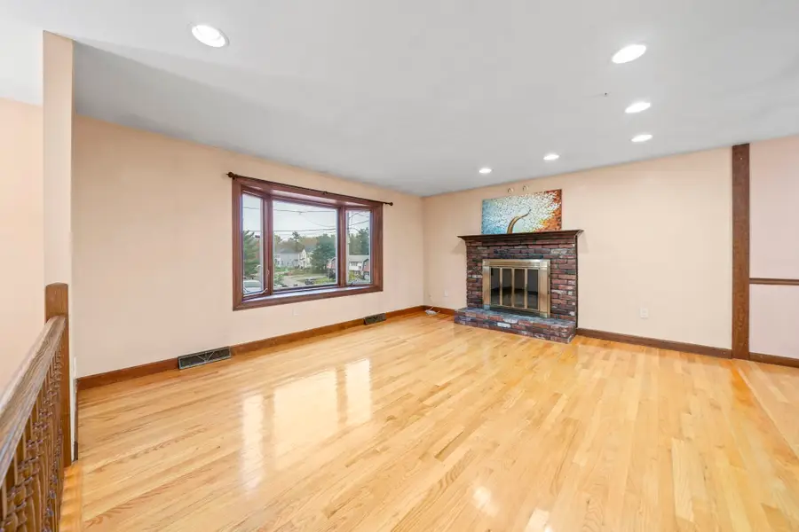 9 Vine Street, Randolph, MA 02368 - #3