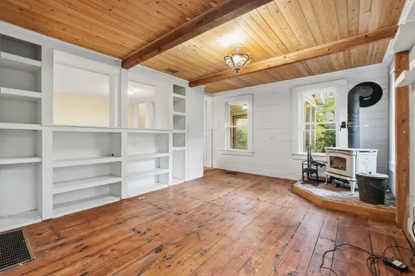 163 Leverett Rd, Shutesbury, MA 01072