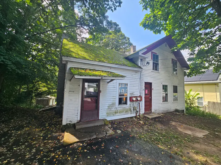28 Carpenter St, Warren, MA 01083 - #2