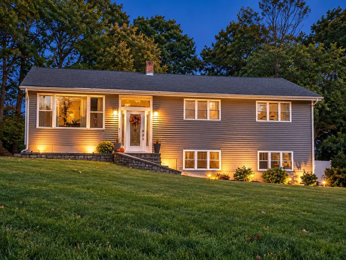 35 Macarthur Dr, Millbury, MA 01527 - #1