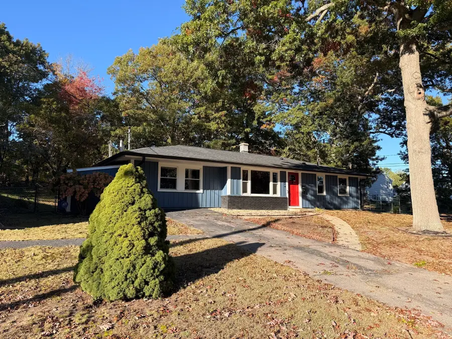 124 Sharon St, Brockton, MA 02302 - #2
