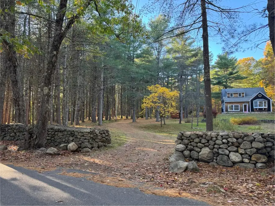 27 Grimes Rd, Hubbardston, MA 01452 - #3