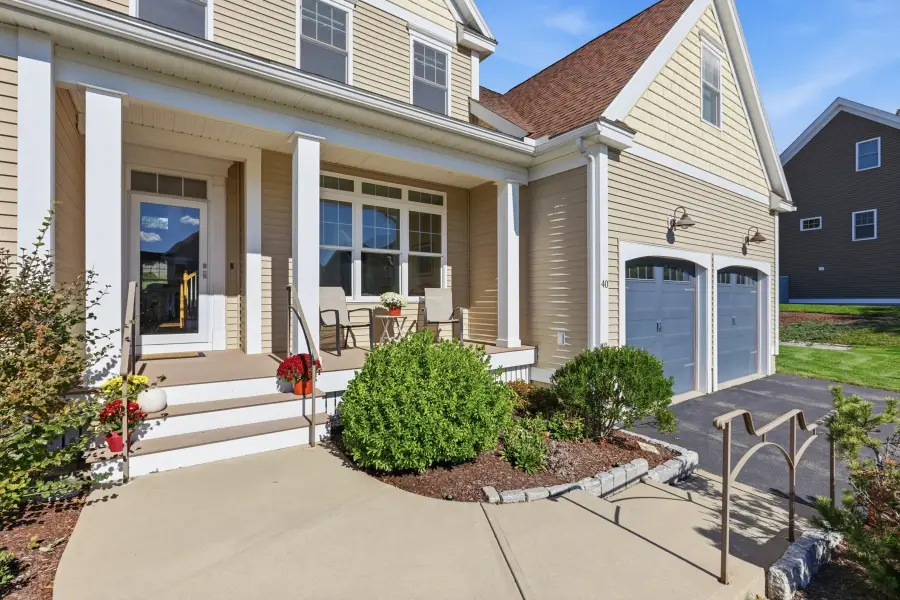40 Winship Dr, Stoneham, MA 02180 - #2