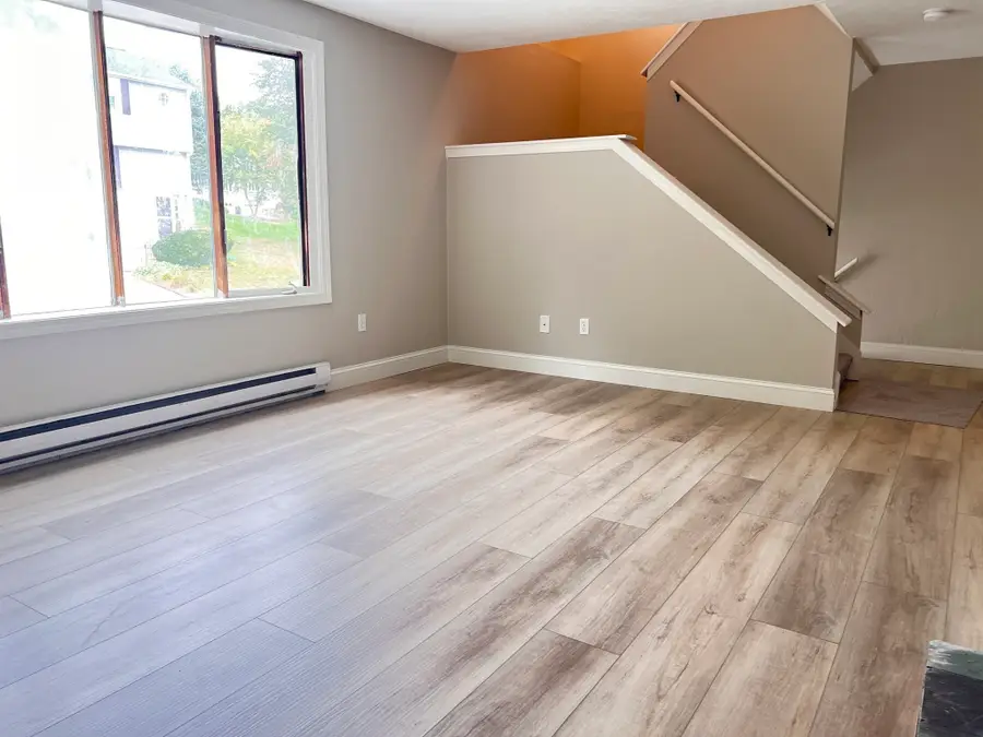 1 Village Grn #1, Millbury, MA 01527 - #3