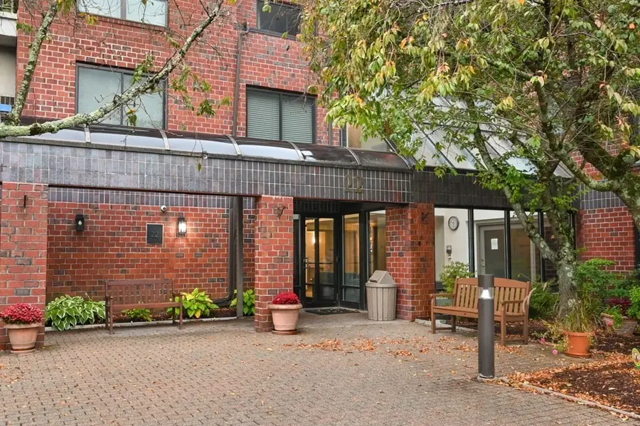22 Railroad St #314, Andover, MA 01810 - #3
