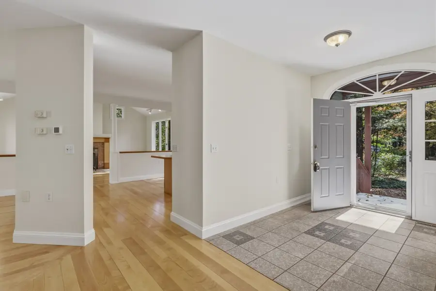 521 Old Farm Rd, Amherst, MA 01002 - #3