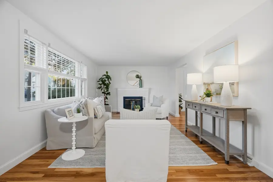 17 Winthrop Ave, Braintree, MA 02184 - #3