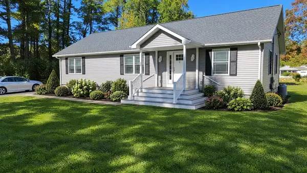 337 Lucy Little Rd, Dartmouth, MA 02747